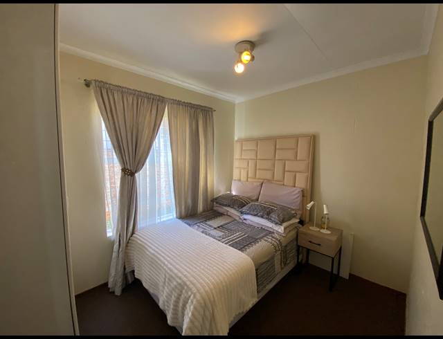 4 BEDROOM FREEHOLD FOR SALE IN RAVENSWOOD